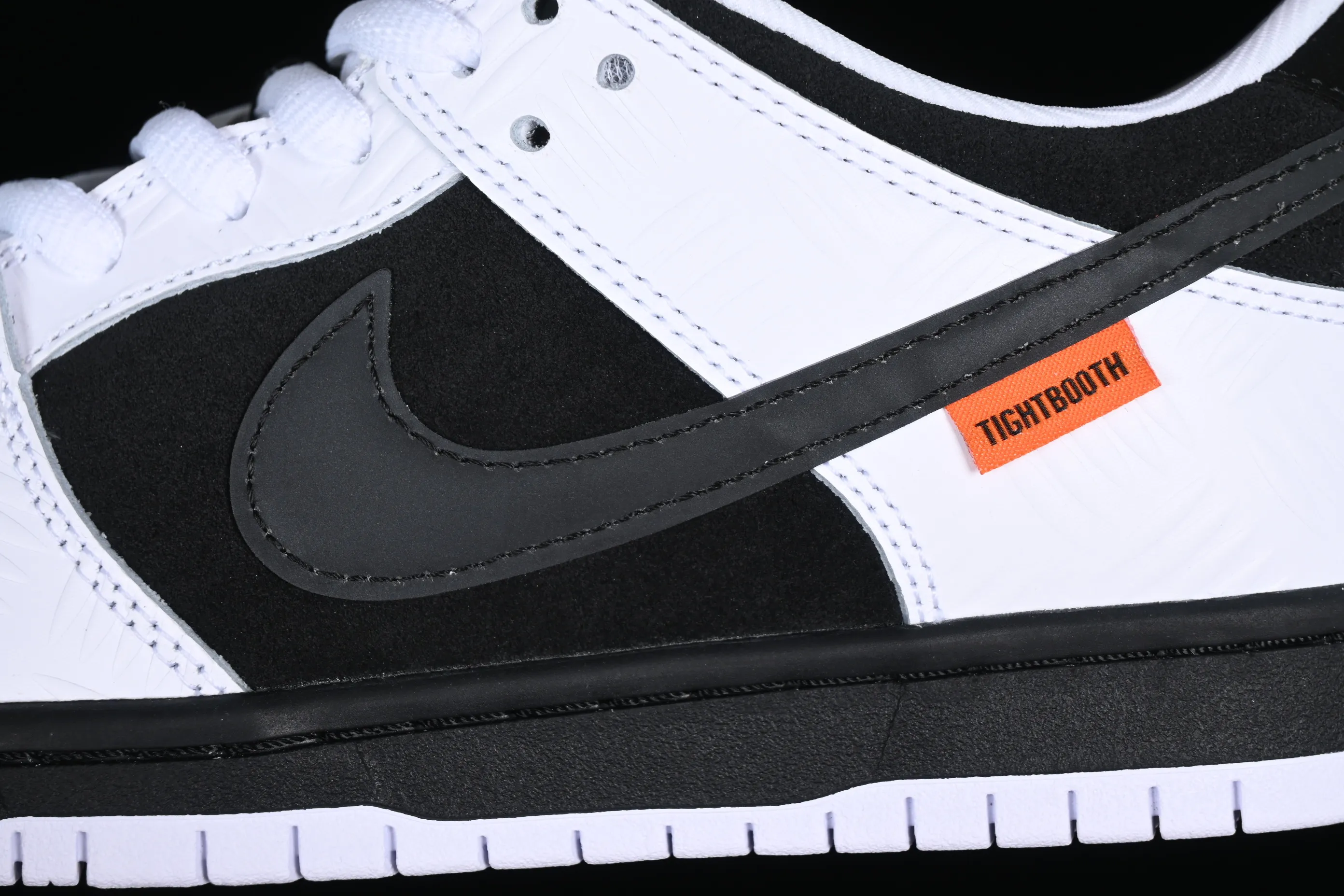 All categories Nk SB Dunk series Nk SB Dunk Low low-top sneakers F version Tightbooth x Nk SB Dunk joint model Reverse Panda SB low-top casual sports skateboard shoes FD2629-100